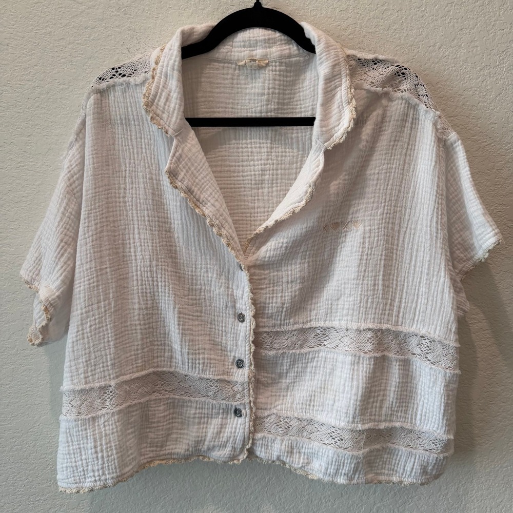 POL Women White Gauze Lace Crochet Button Up Top XOXO Heart Embroidery Medium